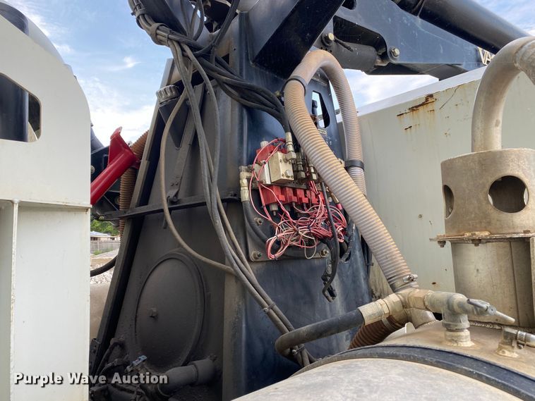 image for item DK6471 2006 International 7400  sewer jetter truck