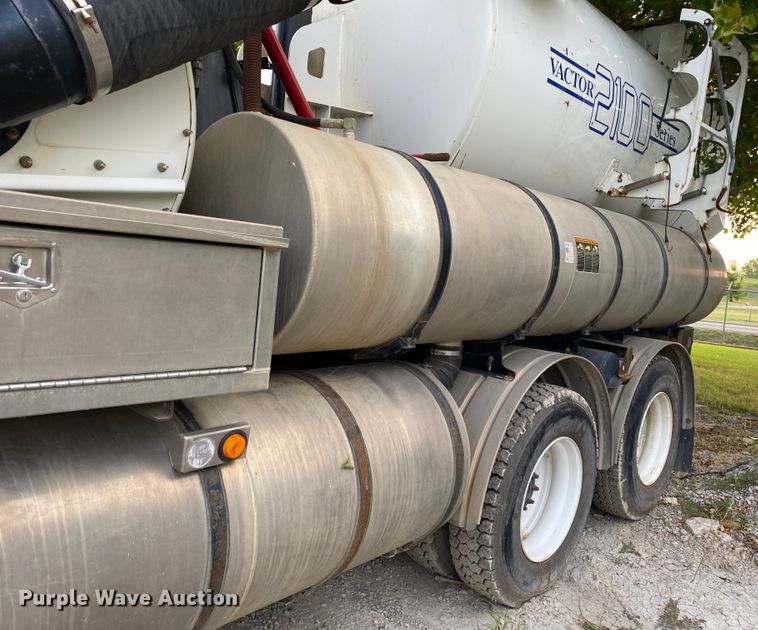 image for item DK6471 2006 International 7400  sewer jetter truck