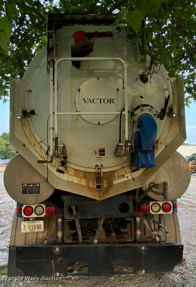 image for item DK6471 2006 International 7400  sewer jetter truck