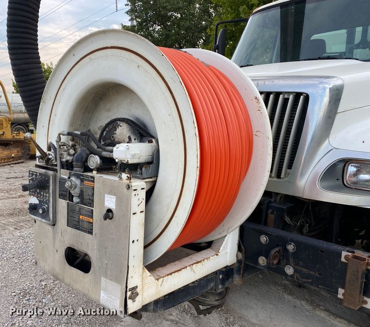 image for item DK6471 2006 International 7400  sewer jetter truck