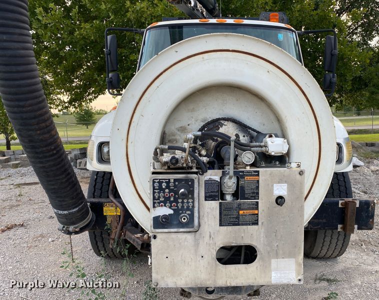 image for item DK6471 2006 International 7400  sewer jetter truck