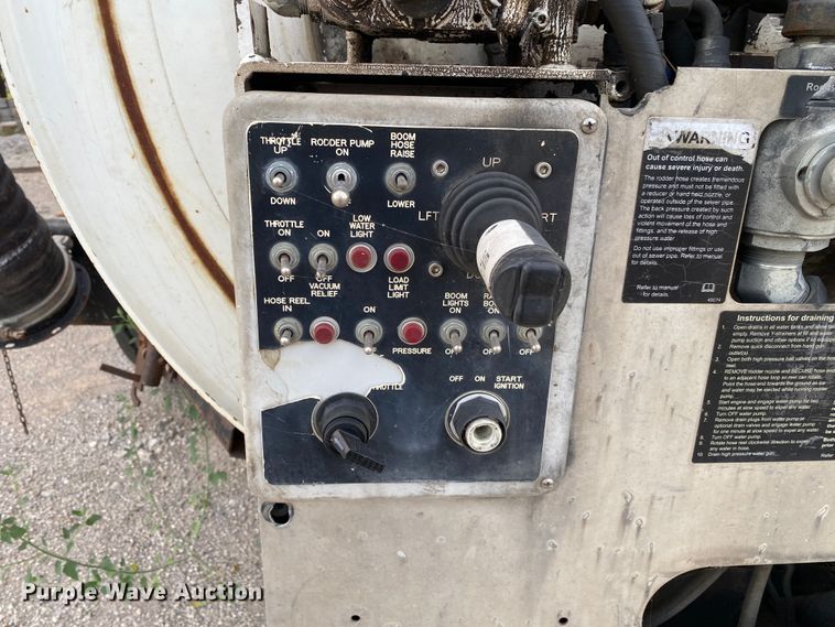 image for item DK6471 2006 International 7400  sewer jetter truck