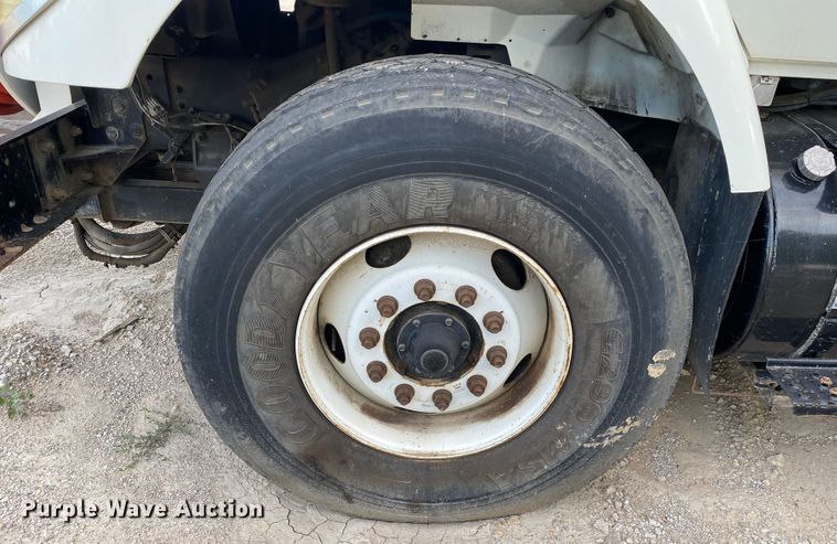 image for item DK6471 2006 International 7400  sewer jetter truck