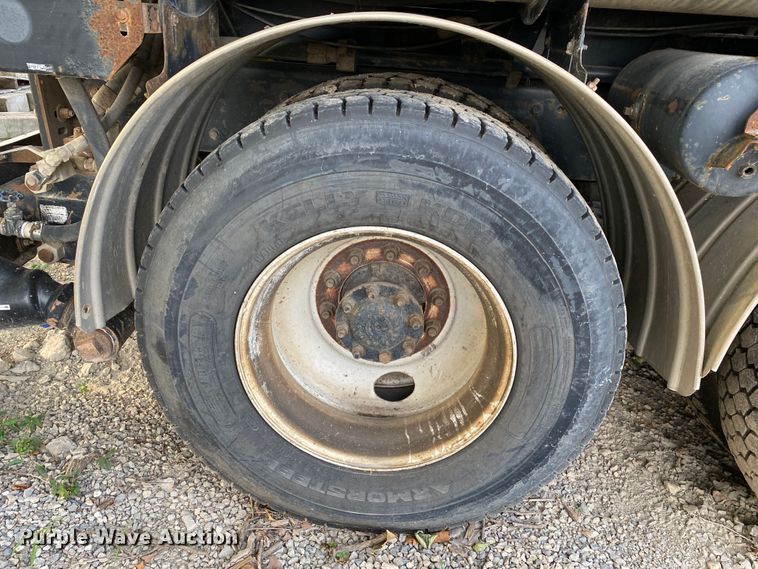 image for item DK6471 2006 International 7400  sewer jetter truck