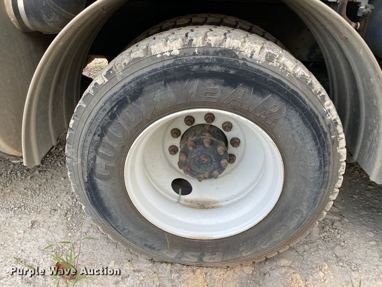 image for item DK6471 2006 International 7400  sewer jetter truck