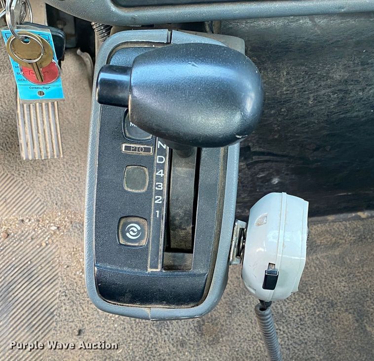 image for item DK6472 2003 International 7400  sewer jetter truck