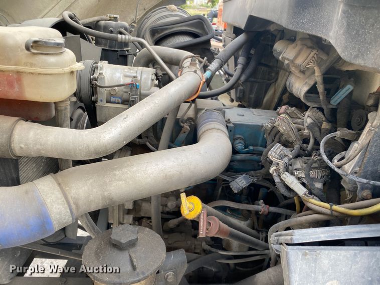 image for item DK6472 2003 International 7400  sewer jetter truck