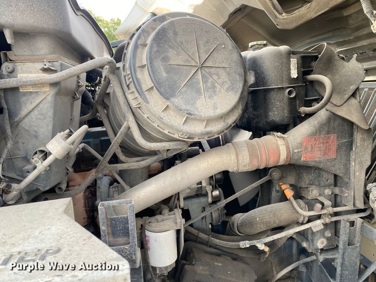 image for item DK6472 2003 International 7400  sewer jetter truck