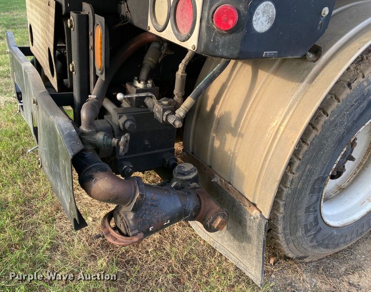 image for item DK6472 2003 International 7400  sewer jetter truck