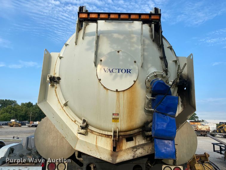 image for item DK6472 2003 International 7400  sewer jetter truck