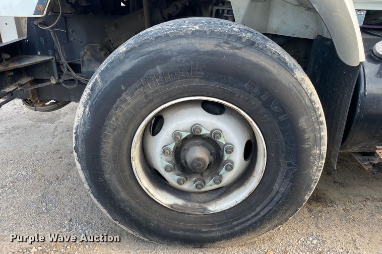 image for item DK6472 2003 International 7400  sewer jetter truck