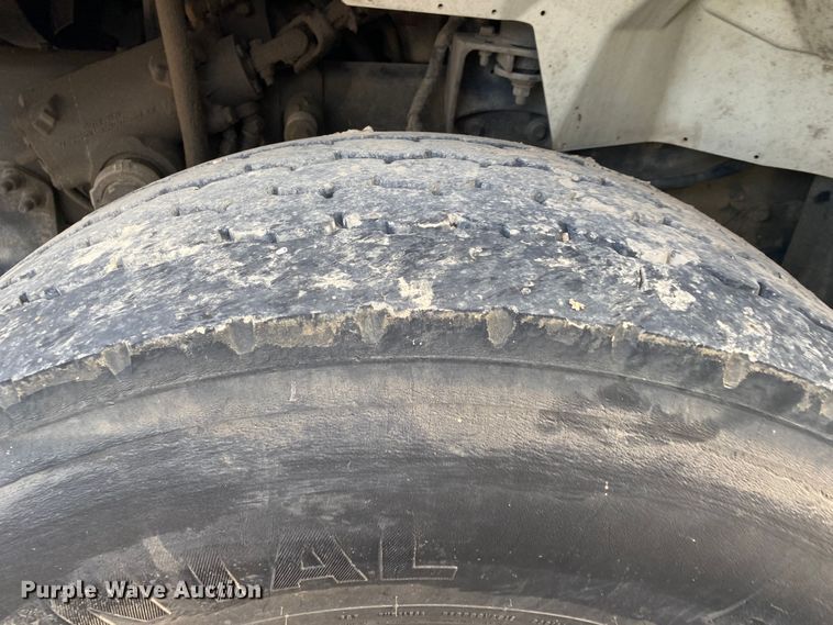 image for item DK6472 2003 International 7400  sewer jetter truck