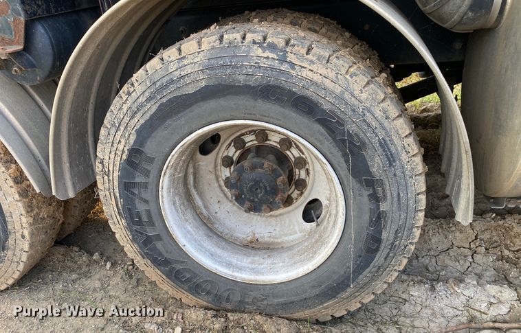 image for item DK6472 2003 International 7400  sewer jetter truck