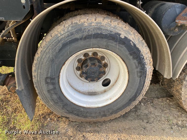 image for item DK6472 2003 International 7400  sewer jetter truck