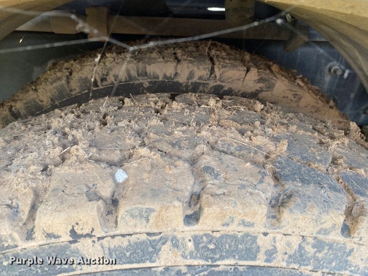 image for item DK6472 2003 International 7400  sewer jetter truck