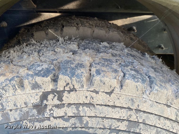 image for item DK6472 2003 International 7400  sewer jetter truck