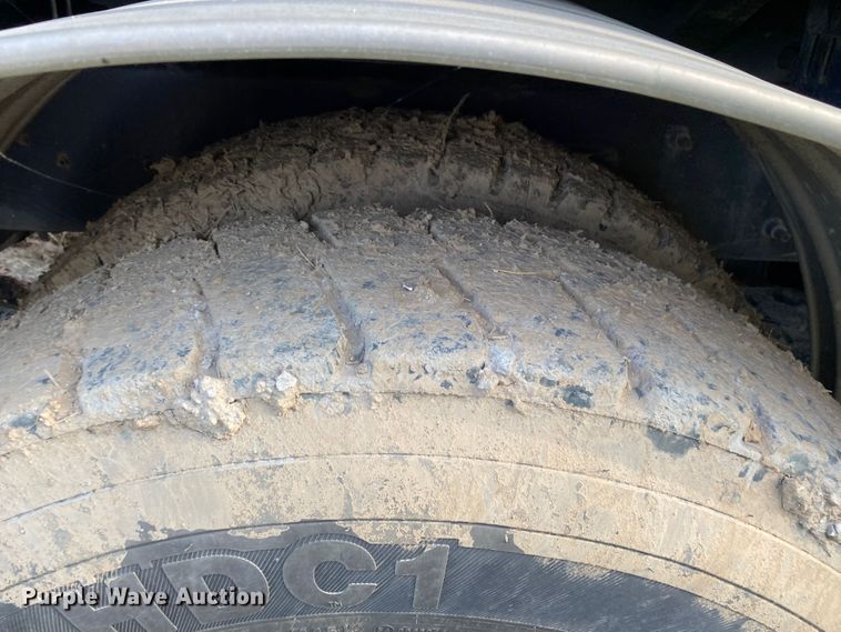 image for item DK6472 2003 International 7400  sewer jetter truck