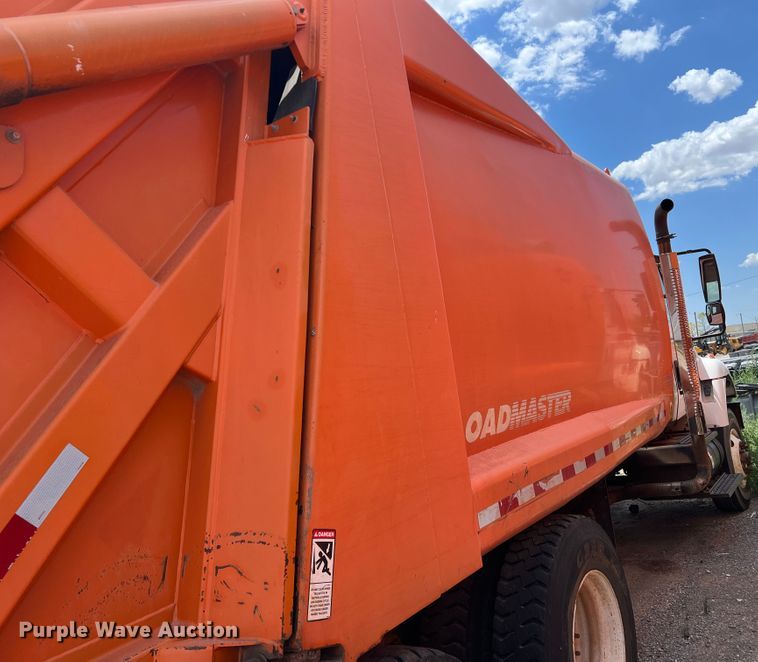 image for item DK7027 2006 International 7400  refuse truck