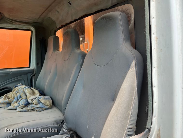 image for item DK7027 2006 International 7400  refuse truck