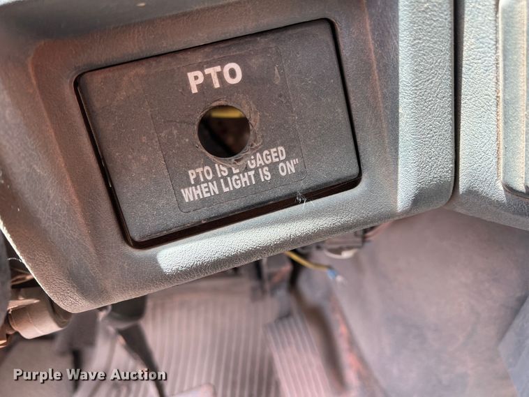 image for item DK7027 2006 International 7400  refuse truck