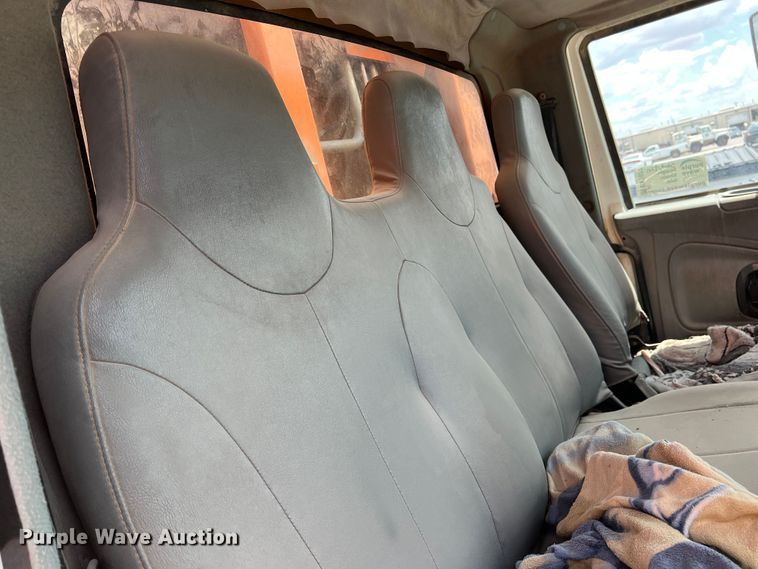 image for item DK7027 2006 International 7400  refuse truck