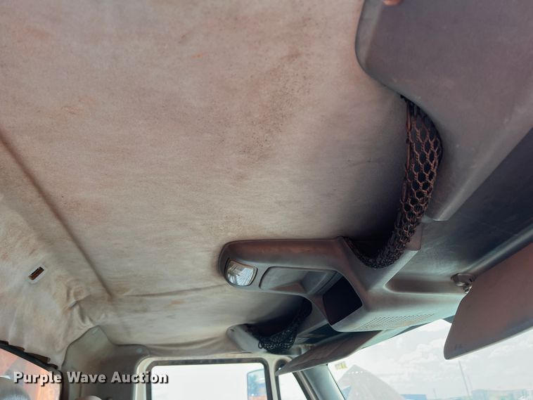 image for item DK7027 2006 International 7400  refuse truck