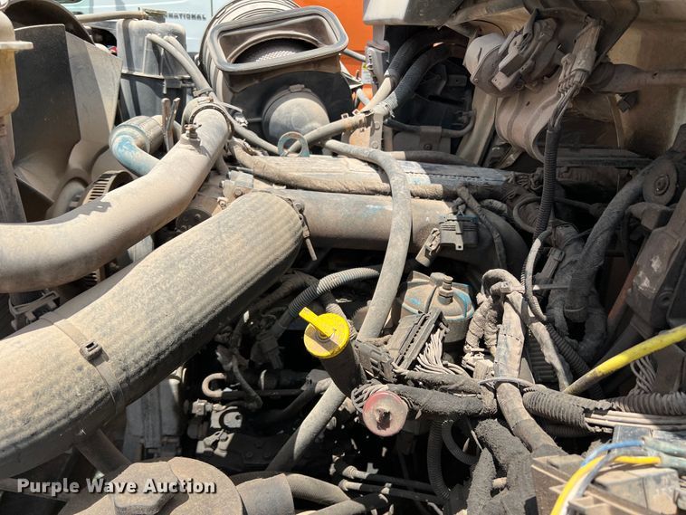 image for item DK7027 2006 International 7400  refuse truck