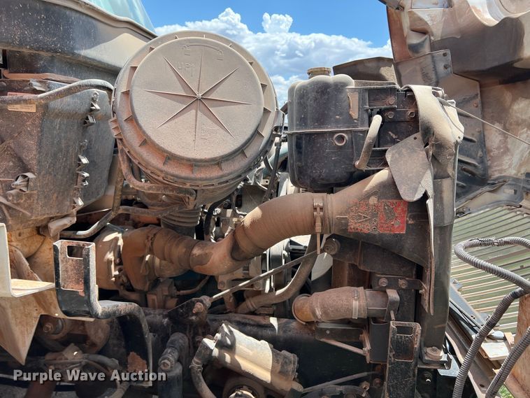 image for item DK7027 2006 International 7400  refuse truck