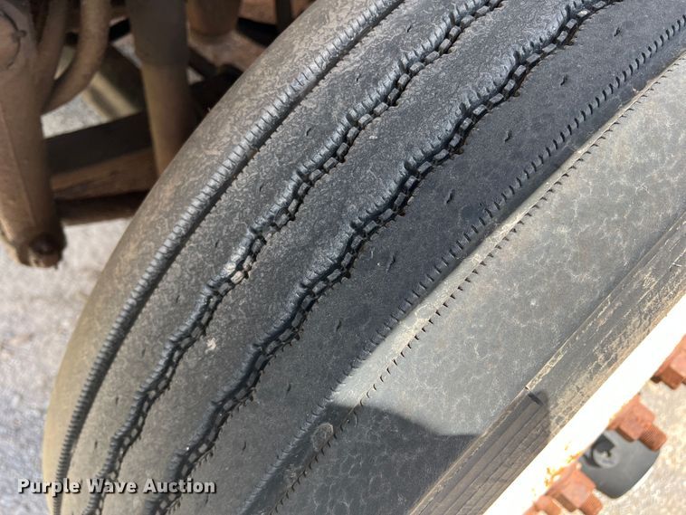 image for item DK7027 2006 International 7400  refuse truck