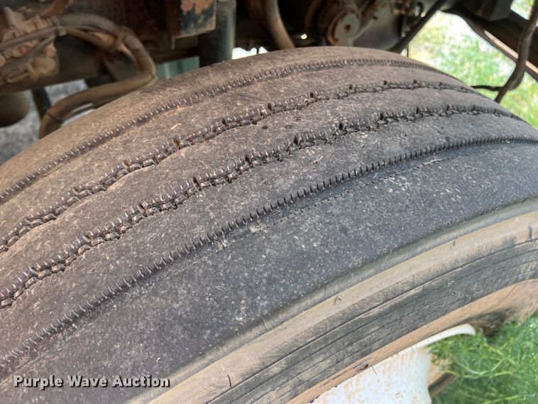 image for item DK7027 2006 International 7400  refuse truck