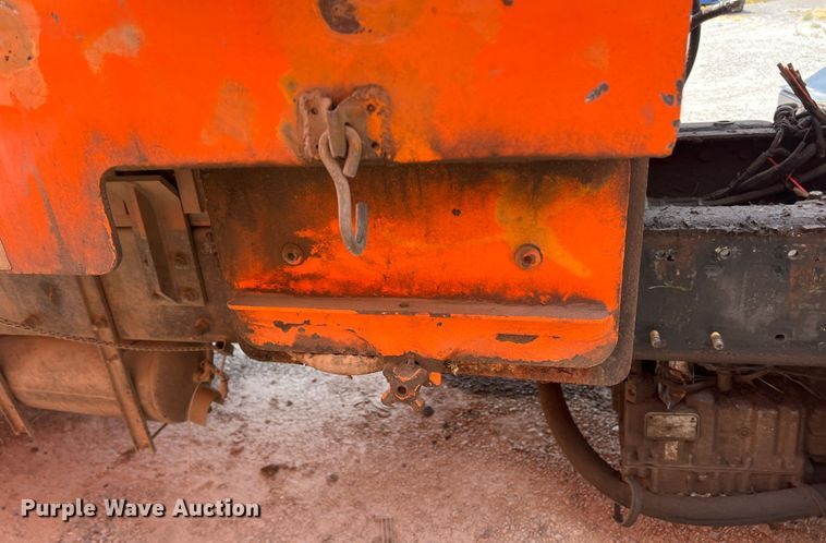 image for item DK7028 2009 Peterbilt 320  refuse truck