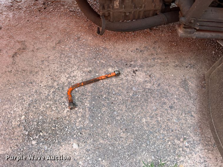 image for item DK7028 2009 Peterbilt 320  refuse truck