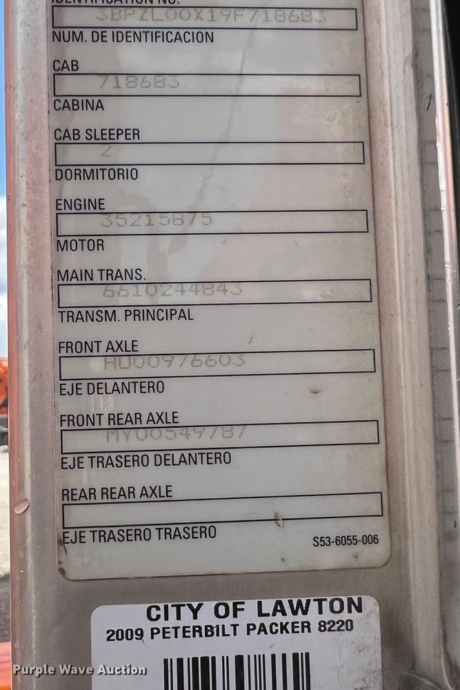 image for item DK7028 2009 Peterbilt 320  refuse truck