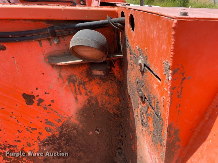 image for item DK7029 2013 Peterbilt 320  refuse truck