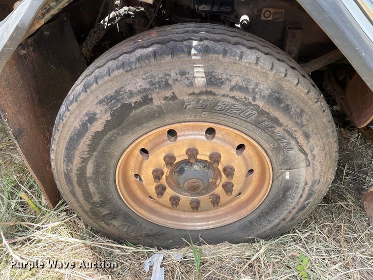 image for item DK7029 2013 Peterbilt 320  refuse truck