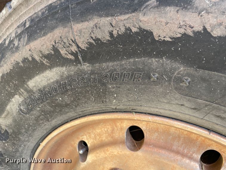 image for item DK7029 2013 Peterbilt 320  refuse truck