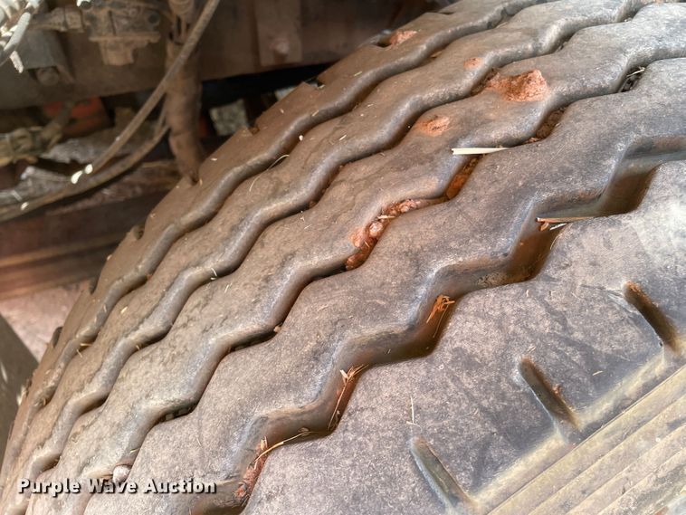 image for item DK7029 2013 Peterbilt 320  refuse truck