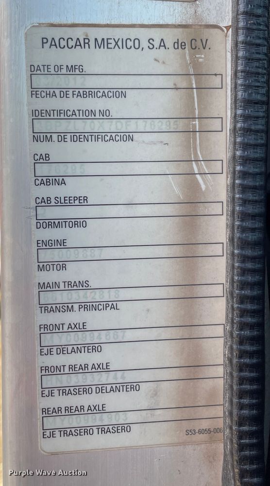 image for item DK7029 2013 Peterbilt 320  refuse truck