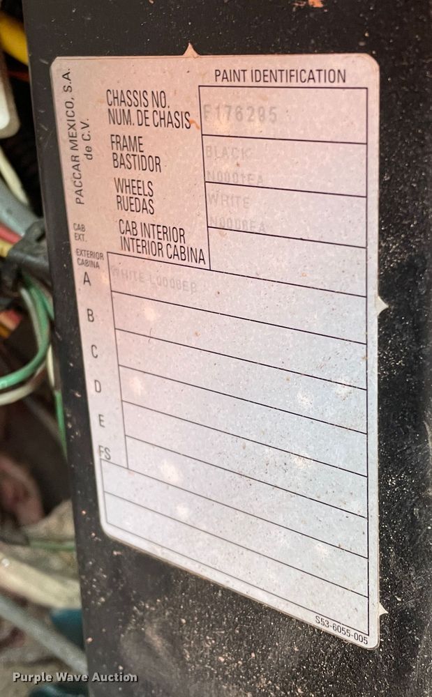 image for item DK7029 2013 Peterbilt 320  refuse truck