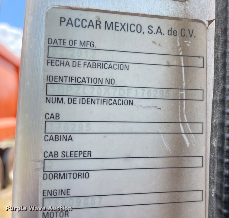 image for item DK7029 2013 Peterbilt 320  refuse truck