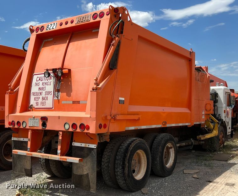 image for item DK7030 2009 Peterbilt 320  refuse truck