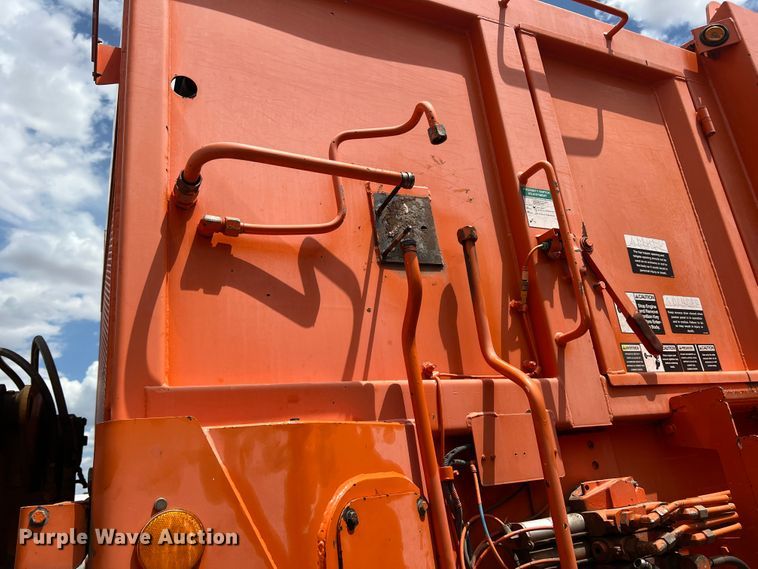 image for item DK7030 2009 Peterbilt 320  refuse truck