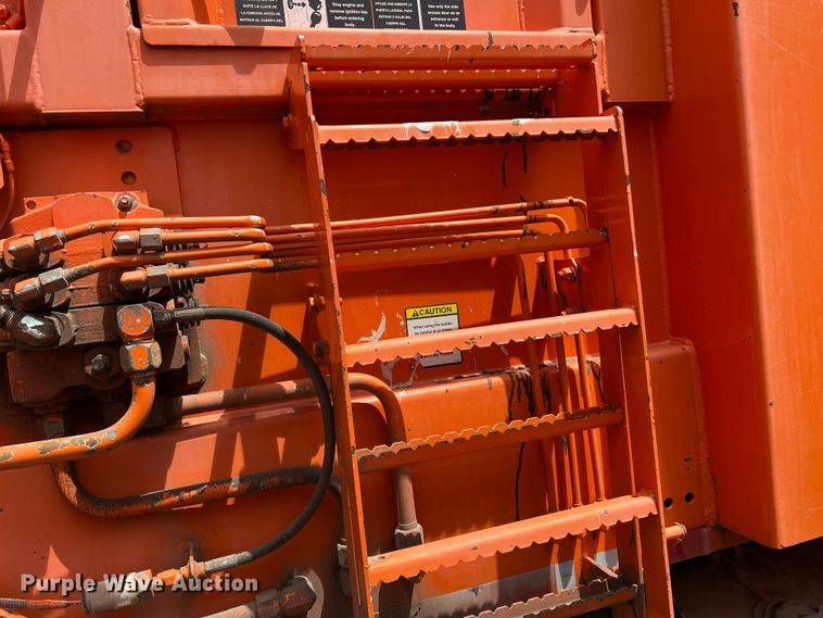 image for item DK7030 2009 Peterbilt 320  refuse truck