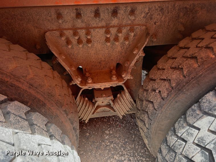 image for item DK7030 2009 Peterbilt 320  refuse truck