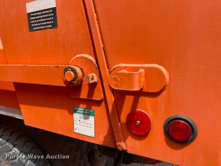 image for item DK7030 2009 Peterbilt 320  refuse truck