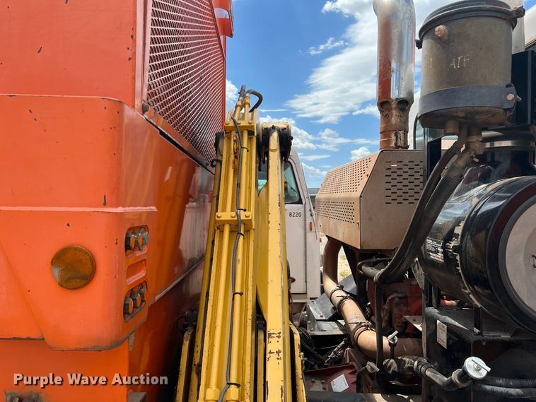 image for item DK7030 2009 Peterbilt 320  refuse truck