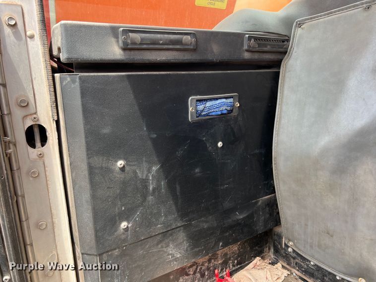 image for item DK7030 2009 Peterbilt 320  refuse truck