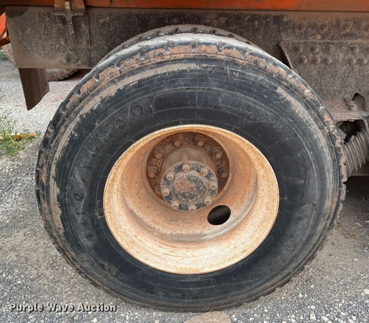 image for item DK7030 2009 Peterbilt 320  refuse truck