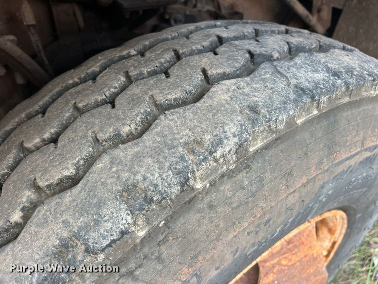 image for item DK7030 2009 Peterbilt 320  refuse truck