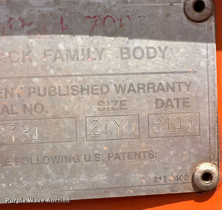 image for item DK7030 2009 Peterbilt 320  refuse truck